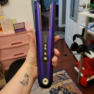 Dyson straightener